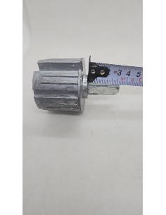 CASQUILLO ALUMINIO D60 CON EJE CUADRADO 2